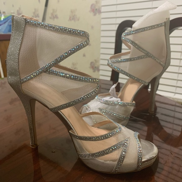 I wore these for my senior prom! 3yrs ago - Picture 2 of 2
